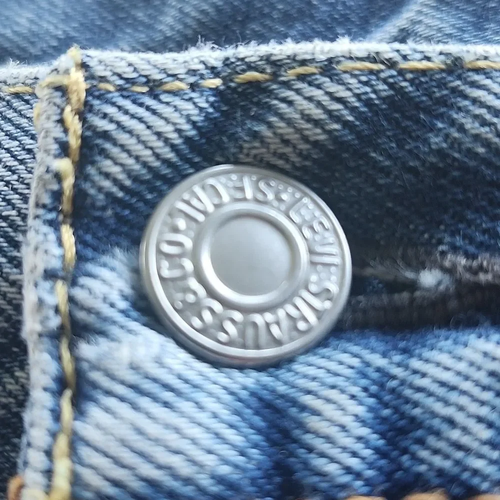 Levis levis levi
